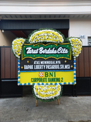 Papan Bunga Duka di Gunungagung