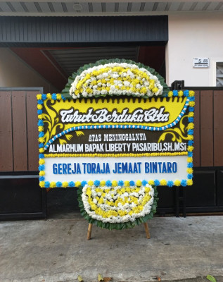 Papan Bunga Duka di Gunungagung
