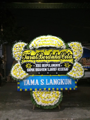Papan Bunga Duka di Gunungagung